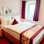 Logis L Gutshof Hotel