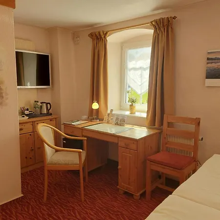 Logis L Gutshof מלון