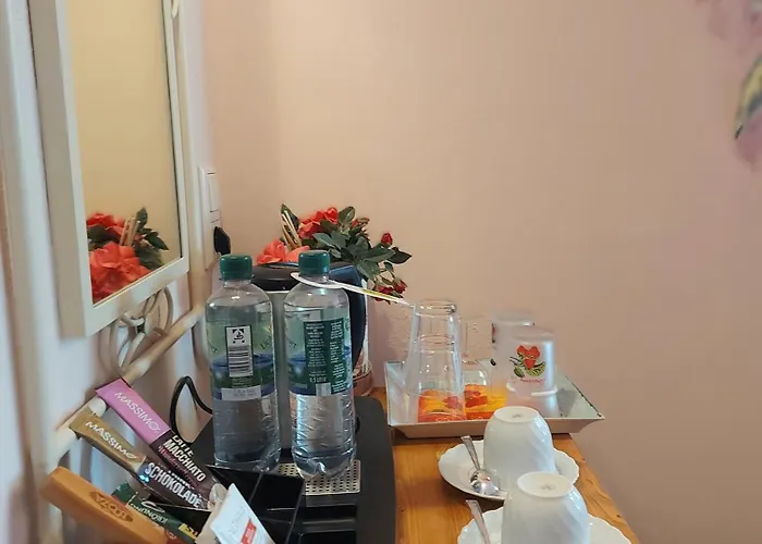 Logis L Gutshof فندق *