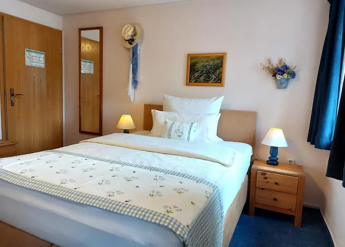 Logis L Gutshof فندق